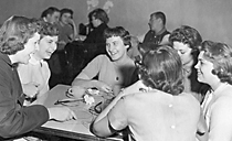 Image of Universe eatery with girls at table